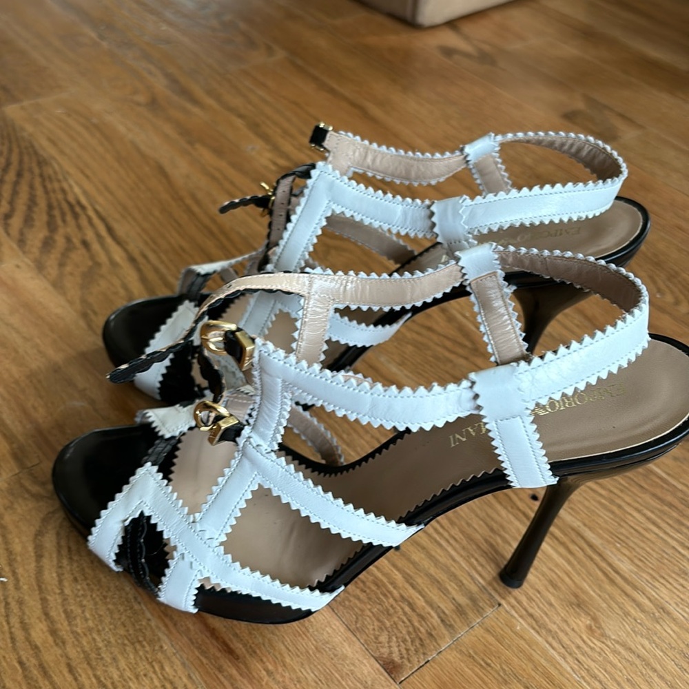 Emporio Armani Sandals size 10.5, brand new, woth bag, never worn